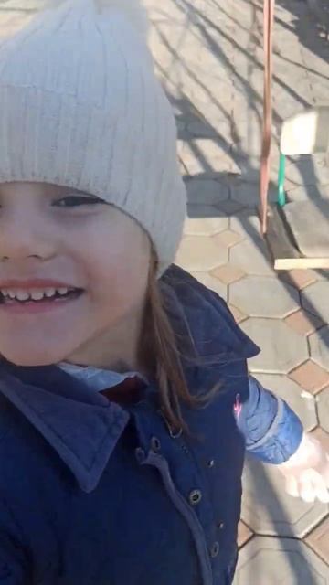 Катя- маленькая девочка #шортс #девочка #ребенокблогер