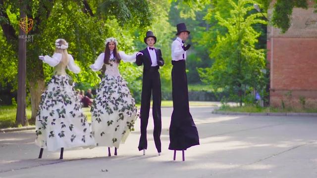 Артисты на ходулях HEART ART Ходулисты stiltwalker zancos смотреть онлайн