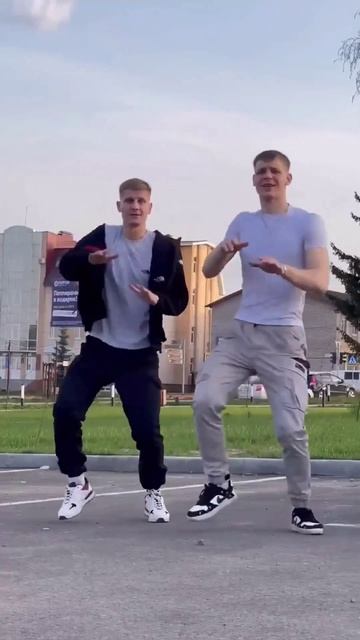 Я подарю вам ландыши.Дарите женщинам цветы смотреть онлайн