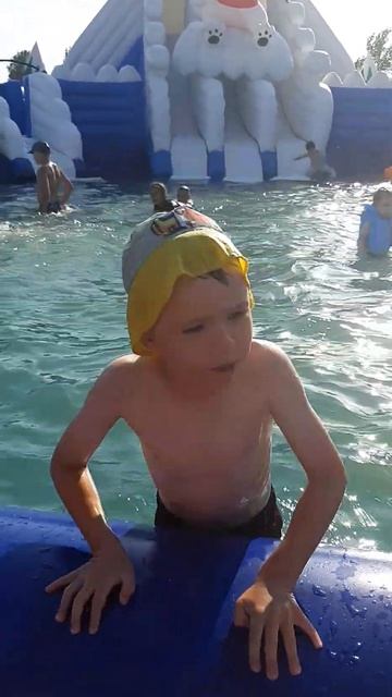 06.07.24. Кирилл и Алина развлекается в надувной детском б смотреть онлайн