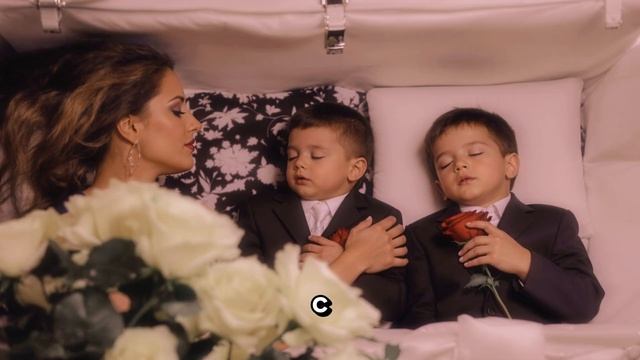 Мать и ДЕТИ БЛИЗНЕЦЫ УМИРАЮТ в один день, но на похорон смотреть онлайн