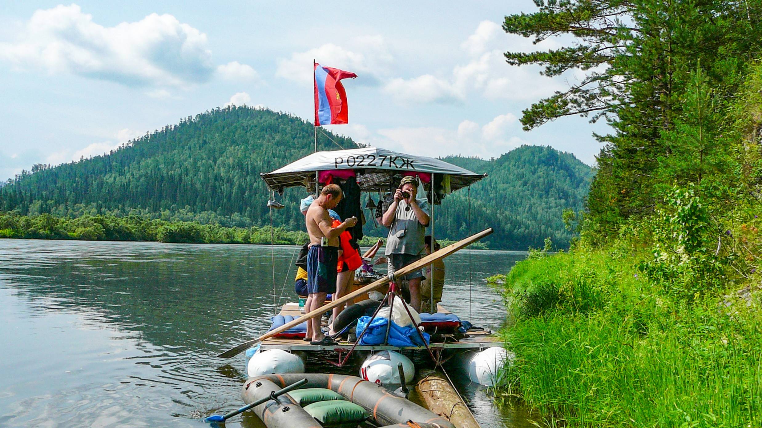 Сплав по р. Мана, Красноярский край. Пейзажи второй день. Поселок Урман. 08 июля 2007 г.