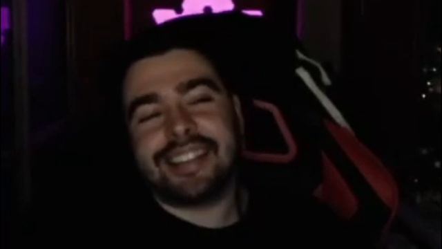 Стрей Вычислил Фейкового Мелстроя смотреть онлайн