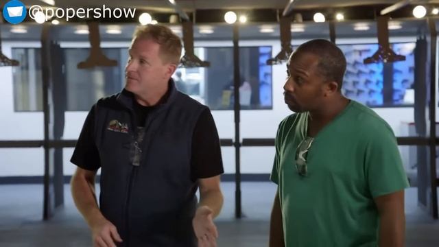 ХОЧЕТ ПРОДАТЬ ОЧЕНЬ СТАРЫЕ КОСТЫЛИ-ПИСТОЛЕТЫ смотреть онлайн