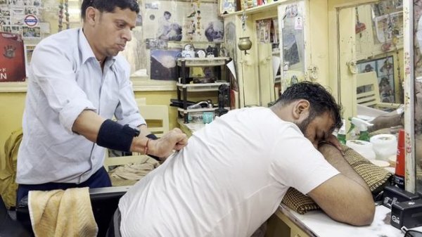 Benny Barber Back & Head Massage ASMR