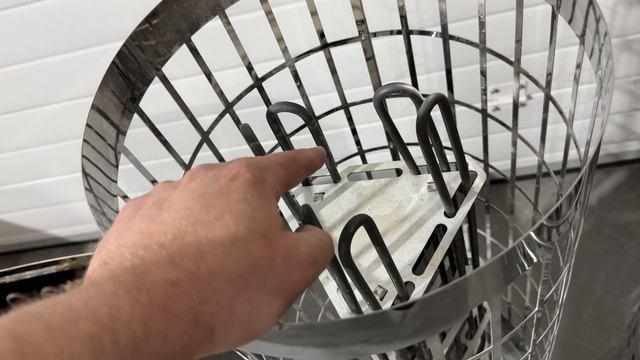 Разбор электрокаменок после теста (поливания водой), рассматриваем дефекты и повреждения каждой смотреть онлайн