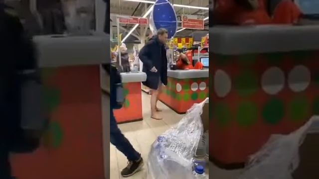 ПЯТЁРОЧКА ВЫРУЧАЕТ😂👅 смотреть онлайн
