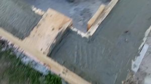 Делаем кессон и заводим воду в дом