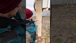 Монтаж бандажной ленты на опоре ВЛ