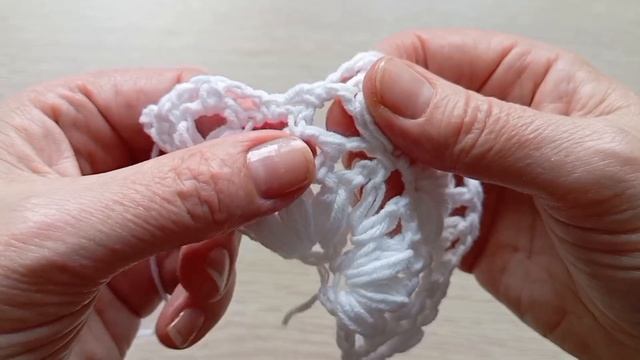 Нежная нарядная шаль крючком. Узор для бактуса смотреть онлайн