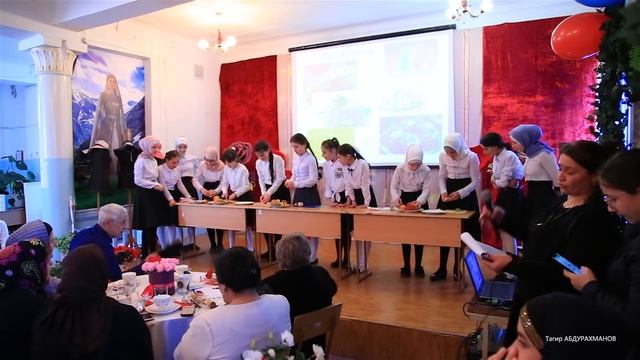 Открытое внеклассное мероприятие 8 марта МКОУ СОШ 2 Кизилюрта