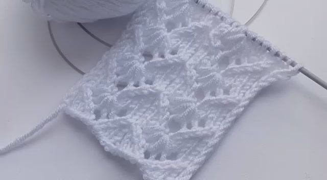 Ажурный узор "Галочки" спицами смотреть онлайн