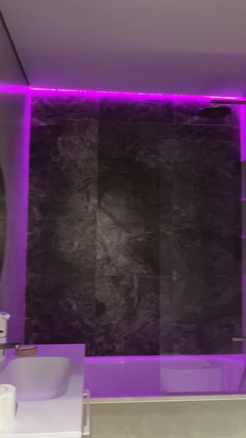 Трендовый световой потолок в санузле и цветная подсве смотреть онлайн