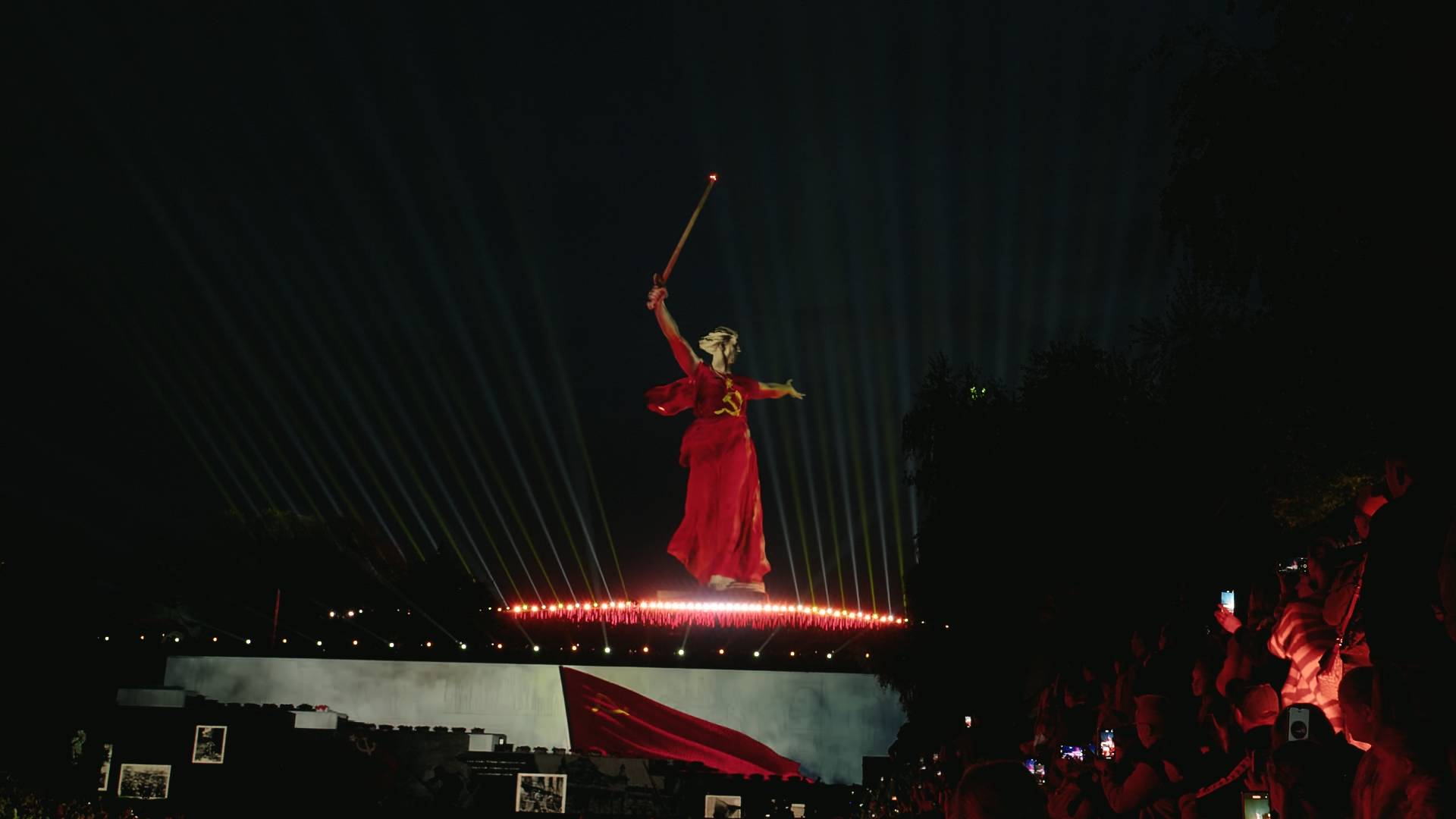 Волгоград, Мамаев курган, 80 лет Великой Победы, 8 - 9 мая 2025 года. смотреть онлайн