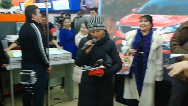 Прикол в Технодоме. Тетка читает рэп про Технодом. смотреть онлайн