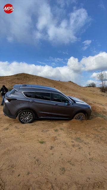 Soueast S07 выехал на бездорожье и показал себя в песке: есть, над чем подумать? смотреть онлайн