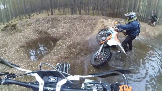 03.03.2024/ОТКРЫЛИ СЕЗОН/ХАРД-ЭНДУР#эндуро #readytorace #brzx5m #bsez7 #kdx200 #husqvarna300te#tm25 смотреть онлайн
