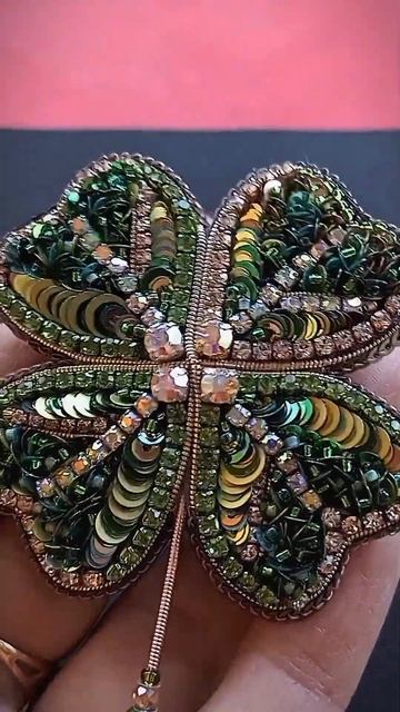 Брошь клевер, стильное и нежное украшение, вышивка #brooc смотреть онлайн