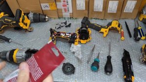 Мигает подсветка и не работает DCD999, разбираемся в проб