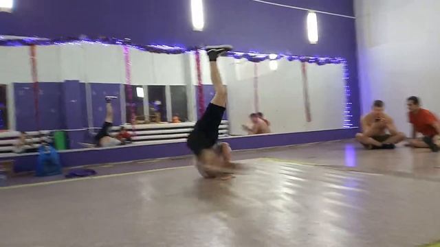 Тренировка По BRAKE DANCE