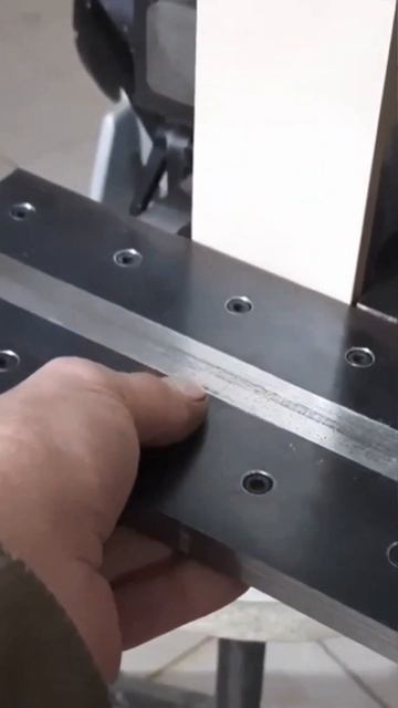 Рабочее место на Гриндере XLNT имеет жесткие фиксирован смотреть онлайн