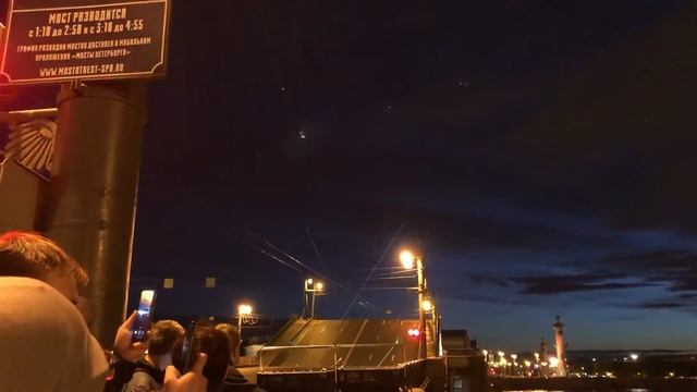 Разводка Дворцового моста и проход корабликов по Неве под музыку Прокофьева