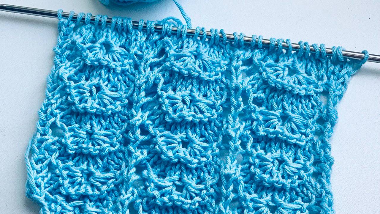 Ажурный летний узор "Цветы" спицами смотреть онлайн