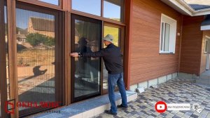 Москитная сетка плиссе в реверсным управлением окрашенная в цвет золотого дуба. ОКНАЛЮКС Севастополь