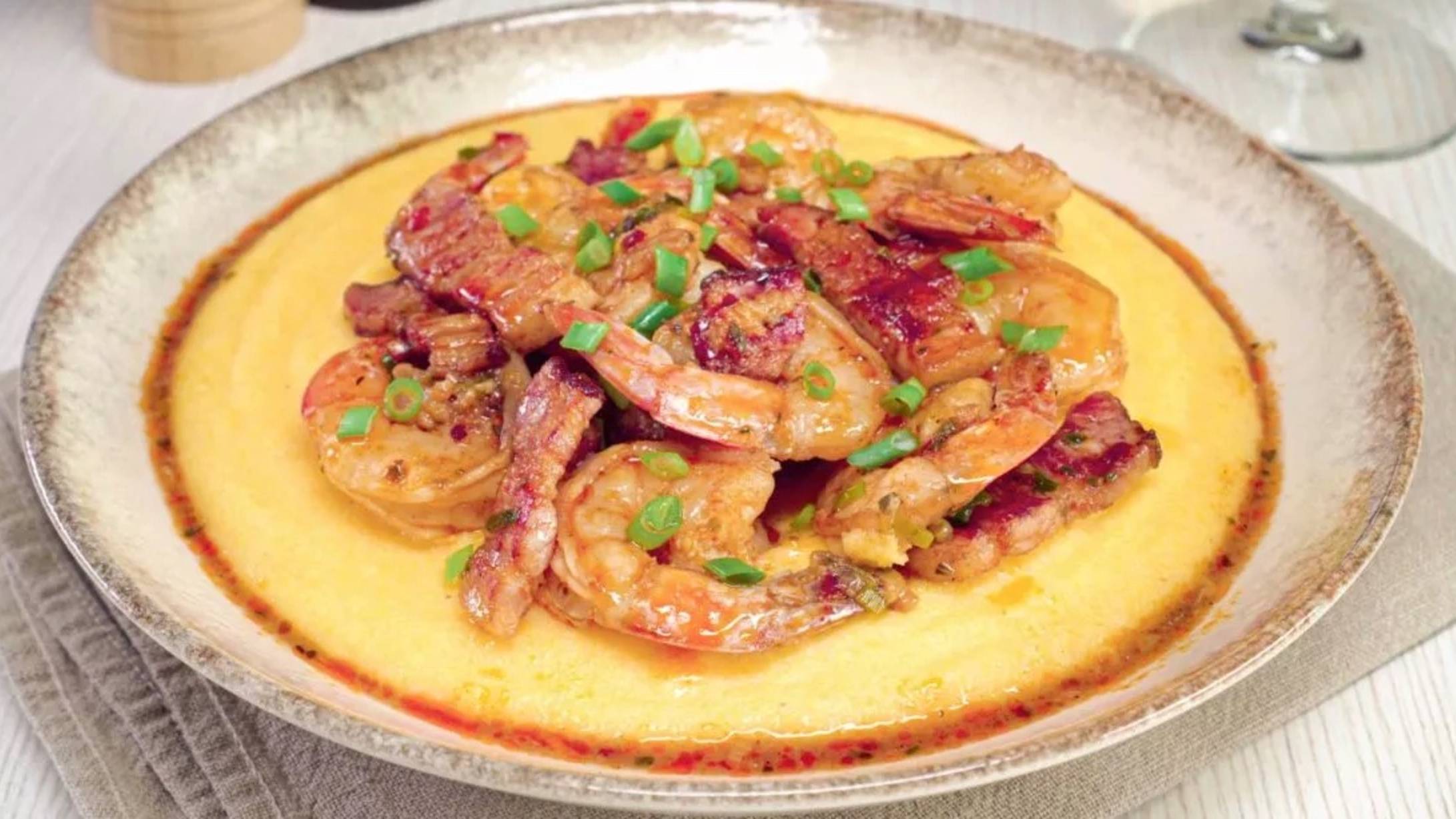 КУКУРУЗНАЯ КАША C КРЕВЕТКАМИ И БЕКОНОМ. Вкусный ужин за 15 минут. Рецепт от Всегда Вкусно! смотреть онлайн