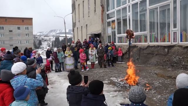 Сжигаем чучело Зимы. смотреть онлайн