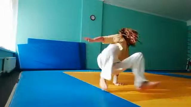 Тренировка связки в мягком зале, BBoy Trening In To The Soft Room