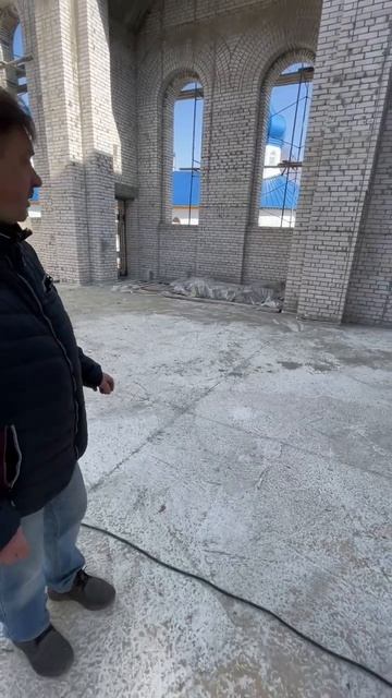 Бетонный пол для храма 1ч. #храмыроссии #строительств? смотреть онлайн