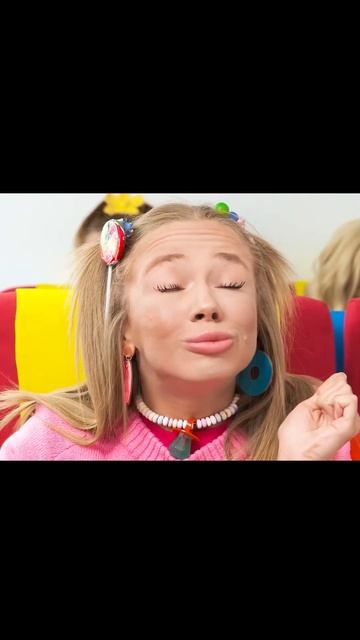 Кушать конфеты на самолете смотреть онлайн