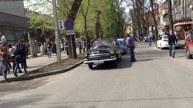 "День одной улицы", ретро-авто, Харьков 17.04.2016, ул. Искусств смотреть онлайн