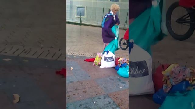 Бабка инопланетянка смотреть онлайн