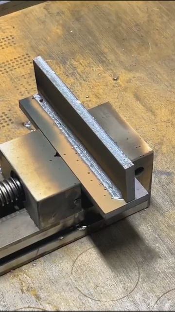 Угловой сварной шов из углеродистой стали 6000 Вт 8 мм смотреть онлайн