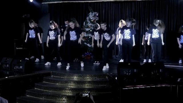 Life4dance New Year Party 2015-2016 Show - Hip-Hop (филиал лошица, педагог Шрамко Ирина) смотреть онлайн
