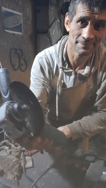 болгарка новая,вот тебе и Boscн даже не крутит редуктор смотреть онлайн