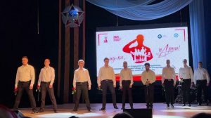 Дефиле участников конкурса «А ну-ка, парни!»