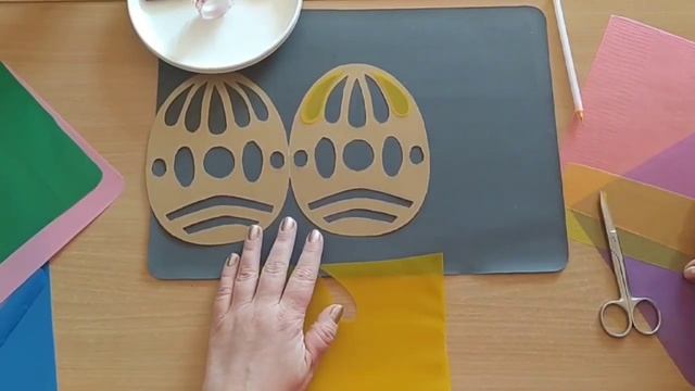 Виготовлення плівкового вітражу "Котилася писаночка" смотреть онлайн