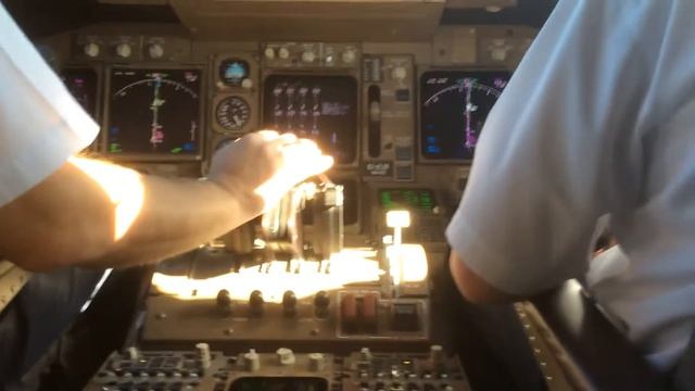 ТРАНСАЭРО: Рейс UN-2017 в Симферополь 04.10.2015. Вид с кабины B смотреть онлайн