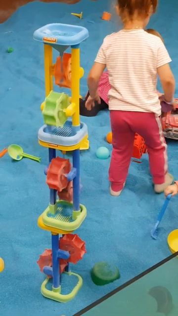 Милана синий песок #shorts смотреть онлайн