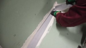Как правильно клеить ленту для гидроизоляции ванной, ?