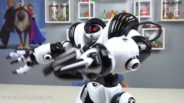 Робот Robosapien