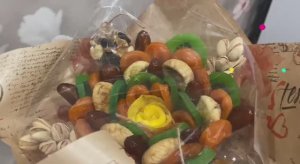 Букет из сухофруктов в подарок подруге