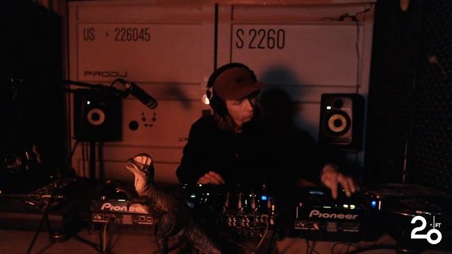 Обычное радиошоу с Михаилом @ 20ft Radio смотреть онлайн