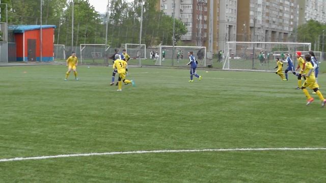 16.05.2015 "Школа Мяча" - Сборная Москвы (девушки) команды 2004 г.р. (1 тайм окончание) смотреть онлайн