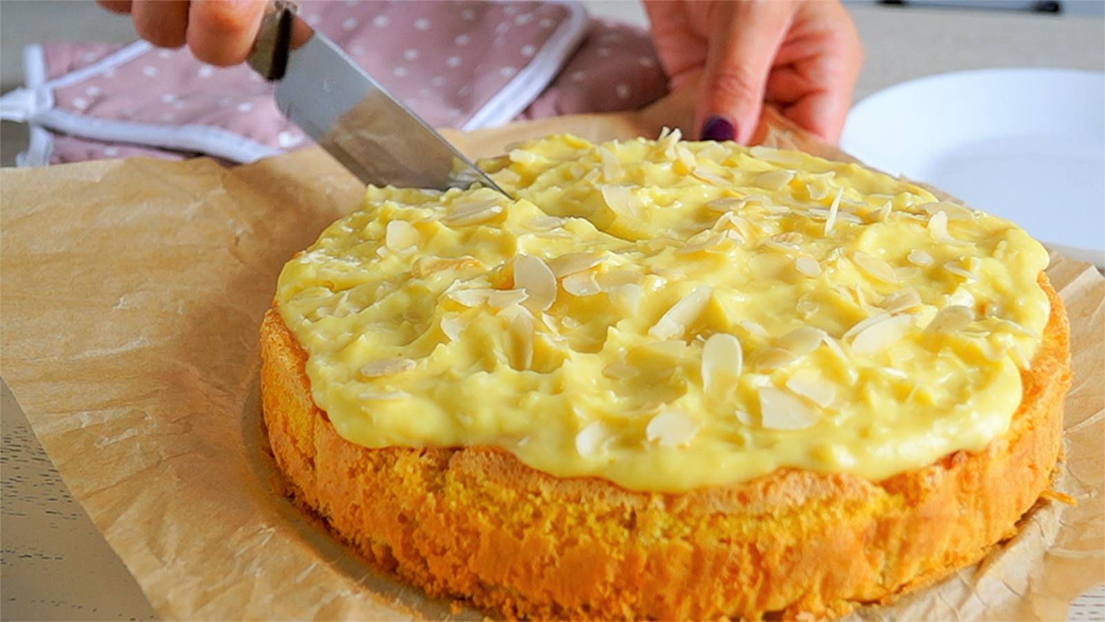 С таким пирогом и торта не надо. Необычная Шарлотка. Очень вкусно смотреть онлайн