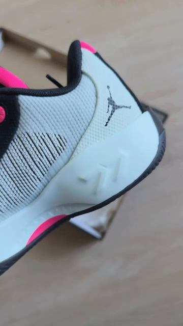 Баскетбольная модель Jordan Luka 77 PF "Space Navigator" смотреть онлайн