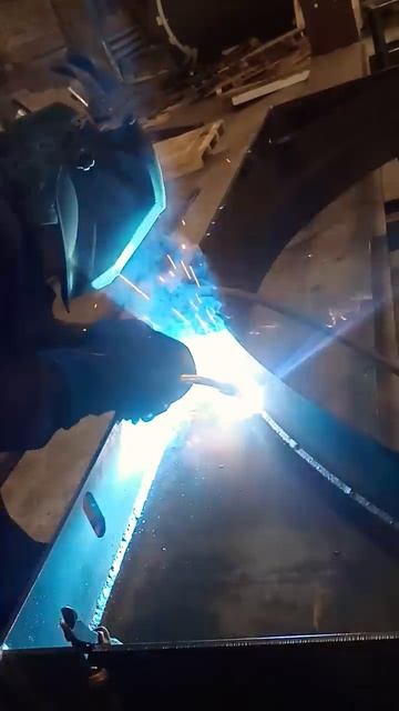 Опра под резервуар #сварщик #welding #сварка #welder #migwelder #по? смотреть онлайн